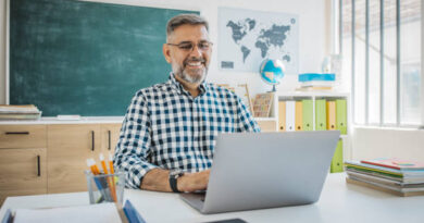 أفضل 10 أدوات ذكاء اصطناعي لتصميم خطط الدروس في دقائق.